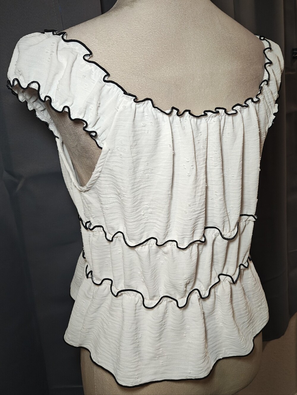 Kirious Los Angeles Cottagecore Maidens Tie Front Top. - Picture 5 of 12